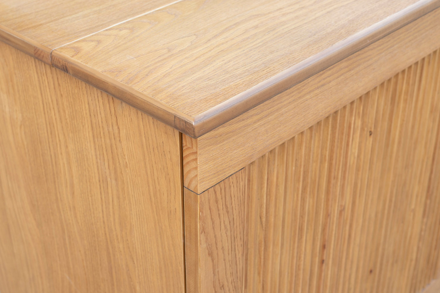 Oakcrest Queen Sleeper Chest
