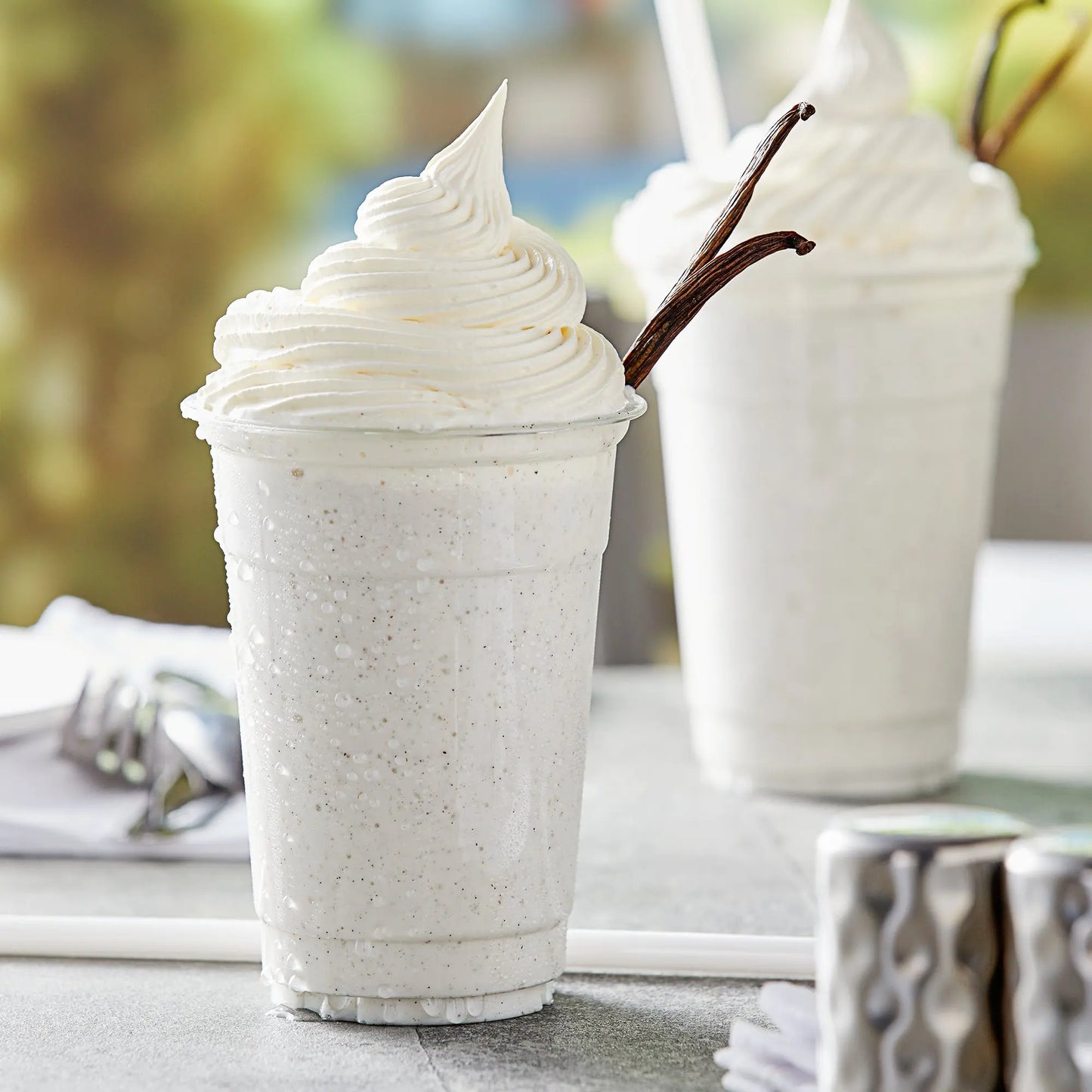 Capora 3.5 lb. Vanilla Bean Frappe Mix, Coffee Shop Quality, Barista Approved Capora