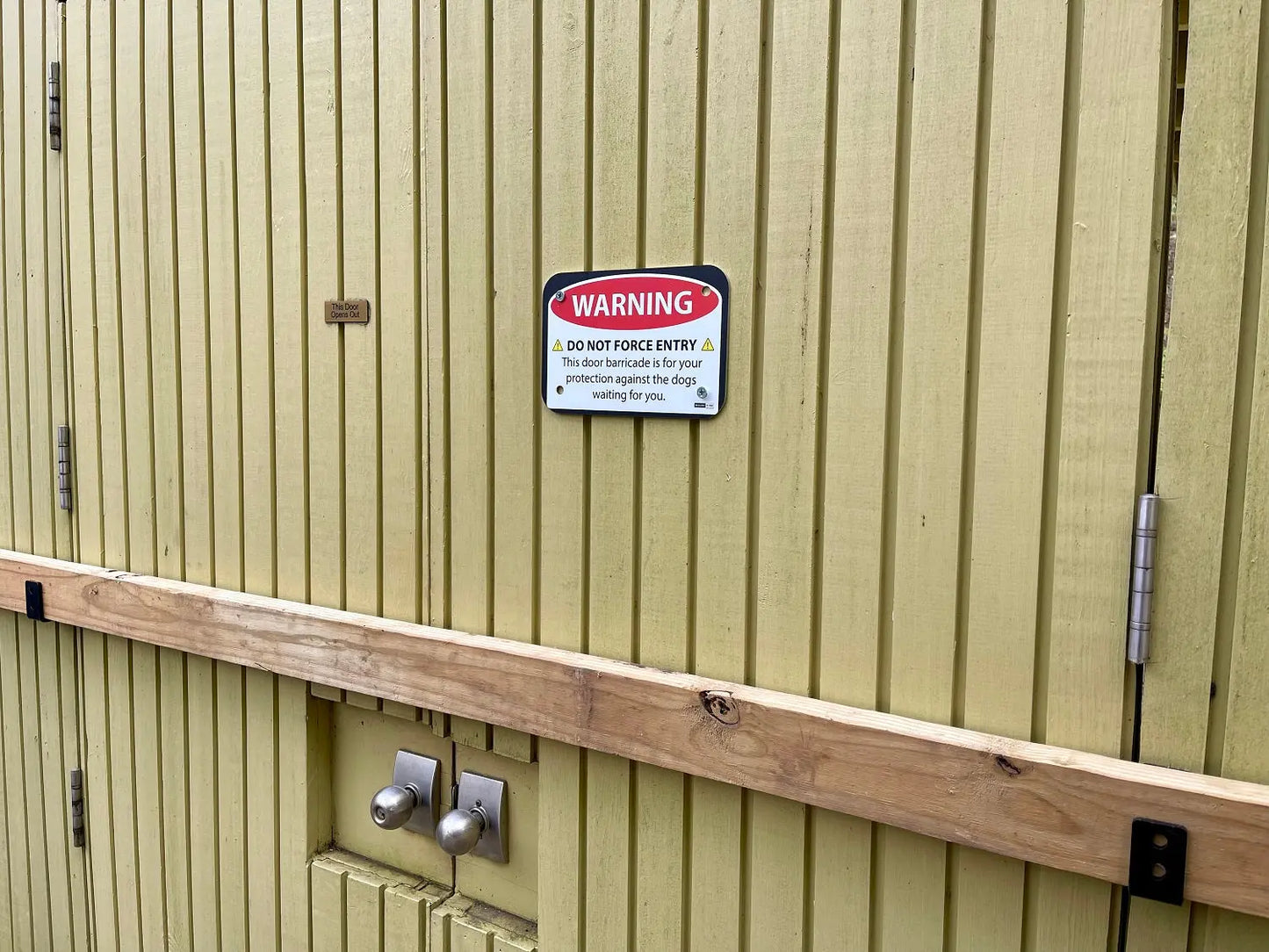 Warning Do Not Force Entry 9" x 6" Fence, Gate, Building Sign bedCLAW