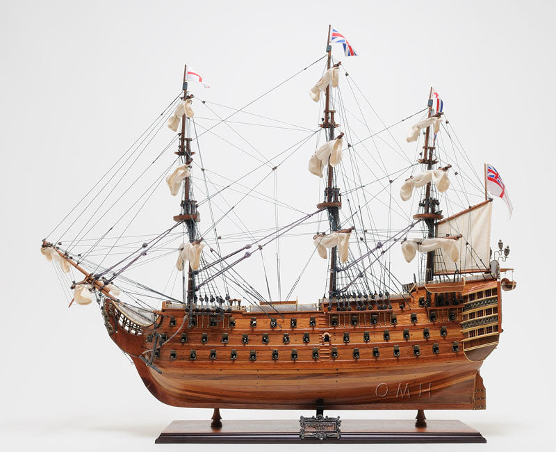 HMS Victory Large with Floor Display Case