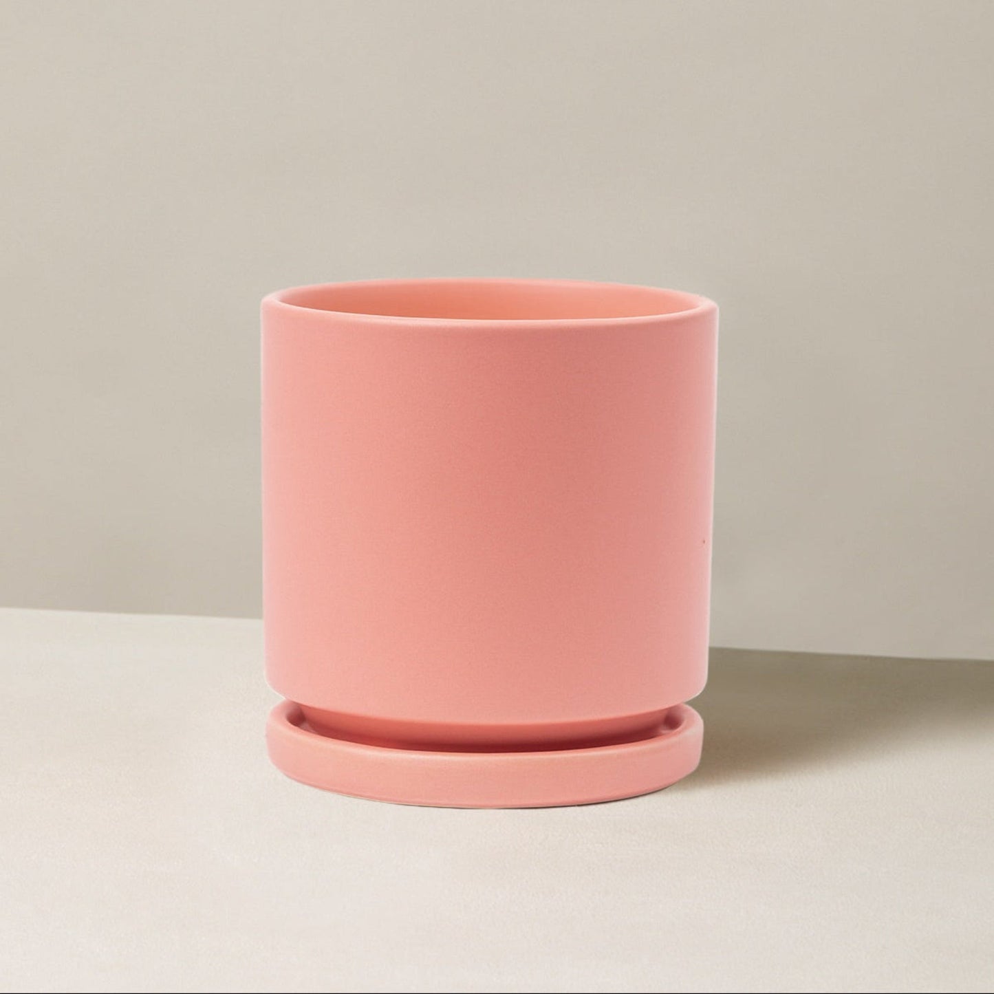 Isabella Planter