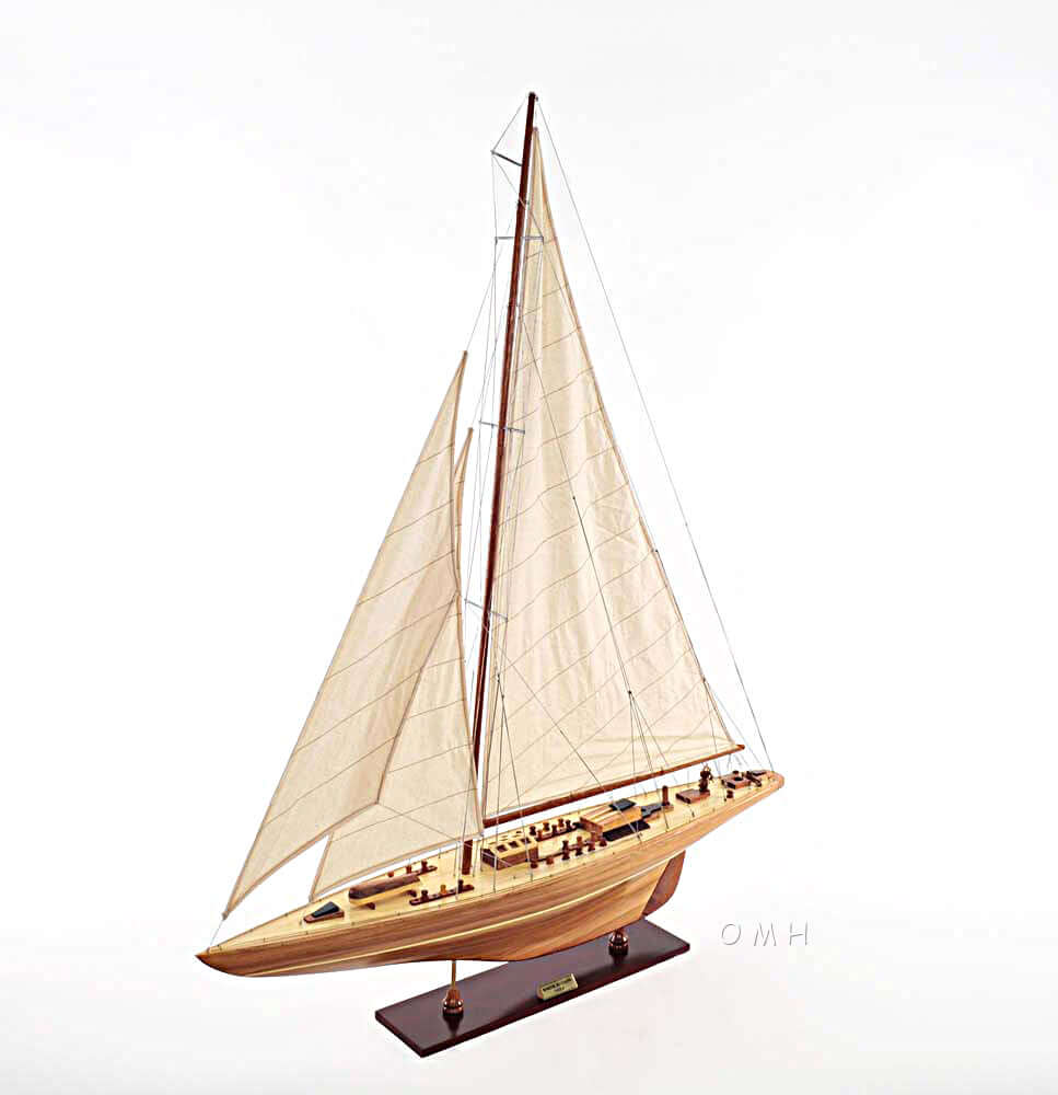 Endeavour 40 Model Sailboat